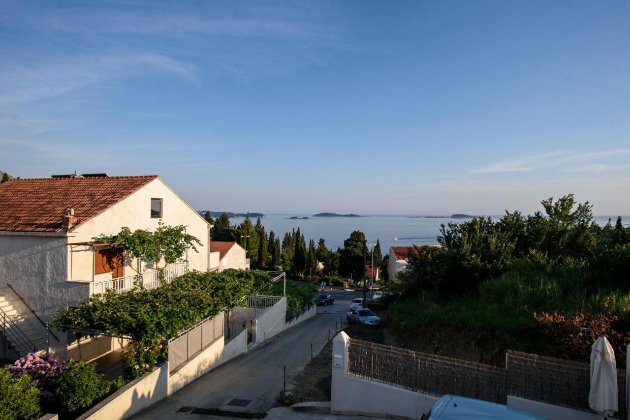Aurora Seaview Apartment Mlini Esterno foto