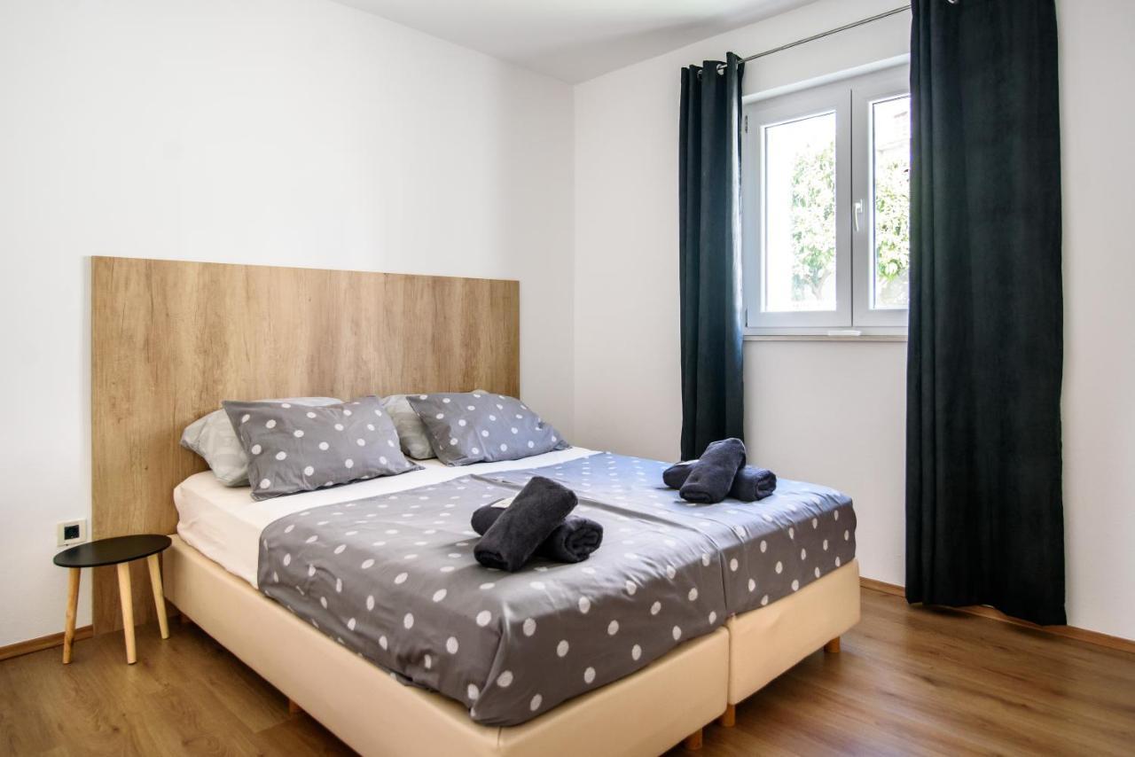 Aurora Seaview Apartment Mlini Esterno foto