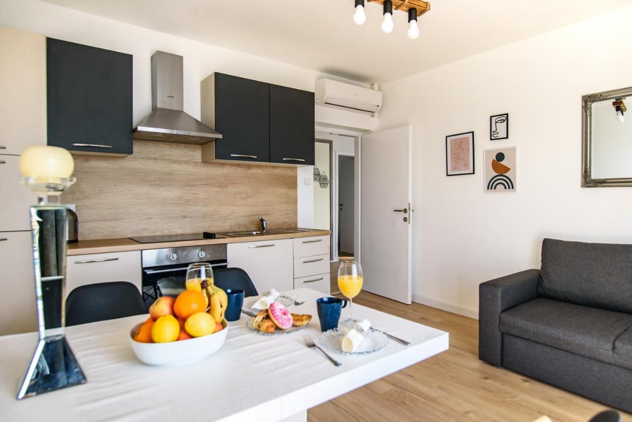 Aurora Seaview Apartment Mlini Esterno foto